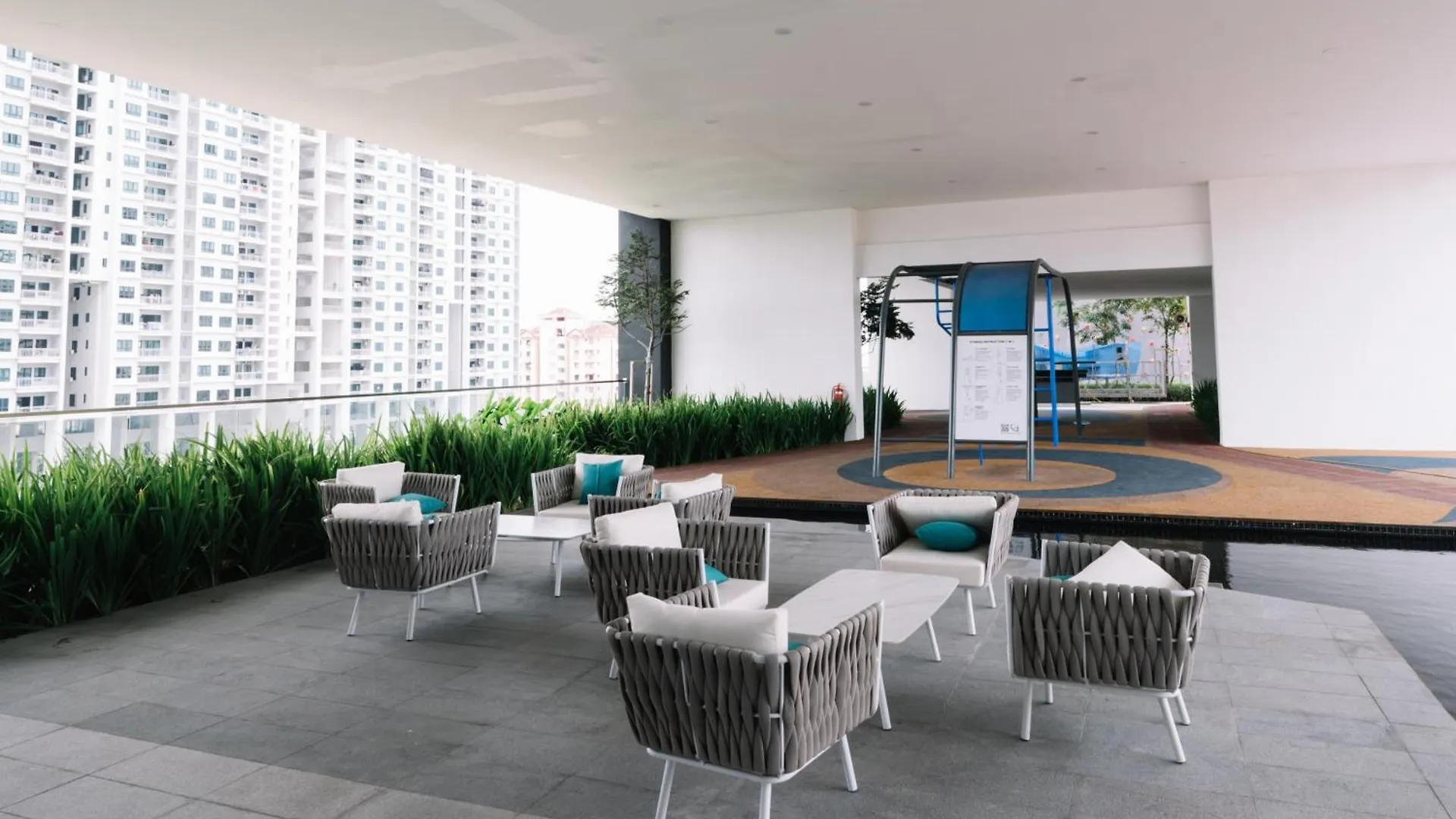 Urban Suites Infinity Pool 3Br 2Carparks 8Pax Jelutong Apartment