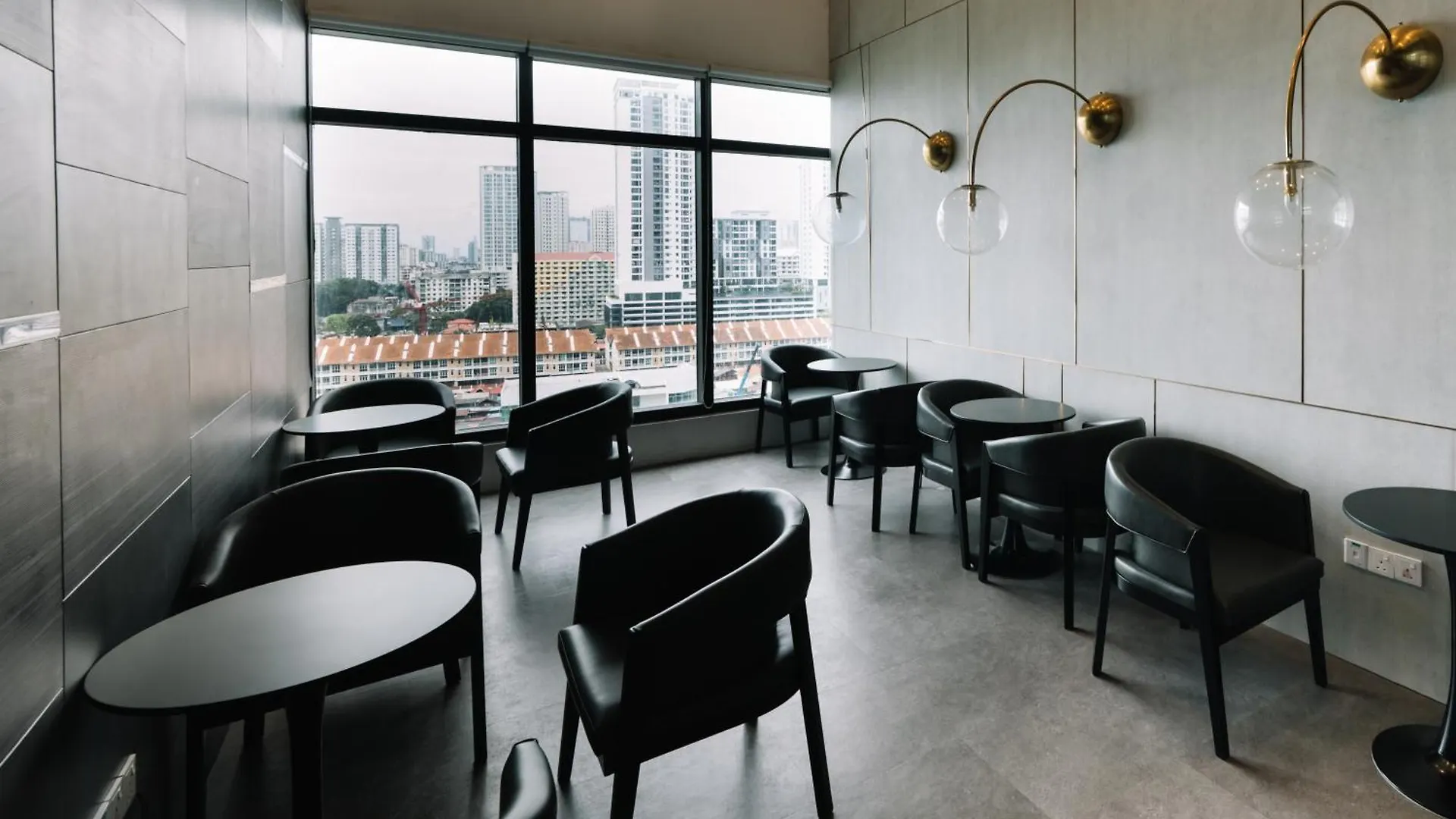 Urban Suites Infinity Pool 3Br 2Carparks 8Pax Jelutong Apartment