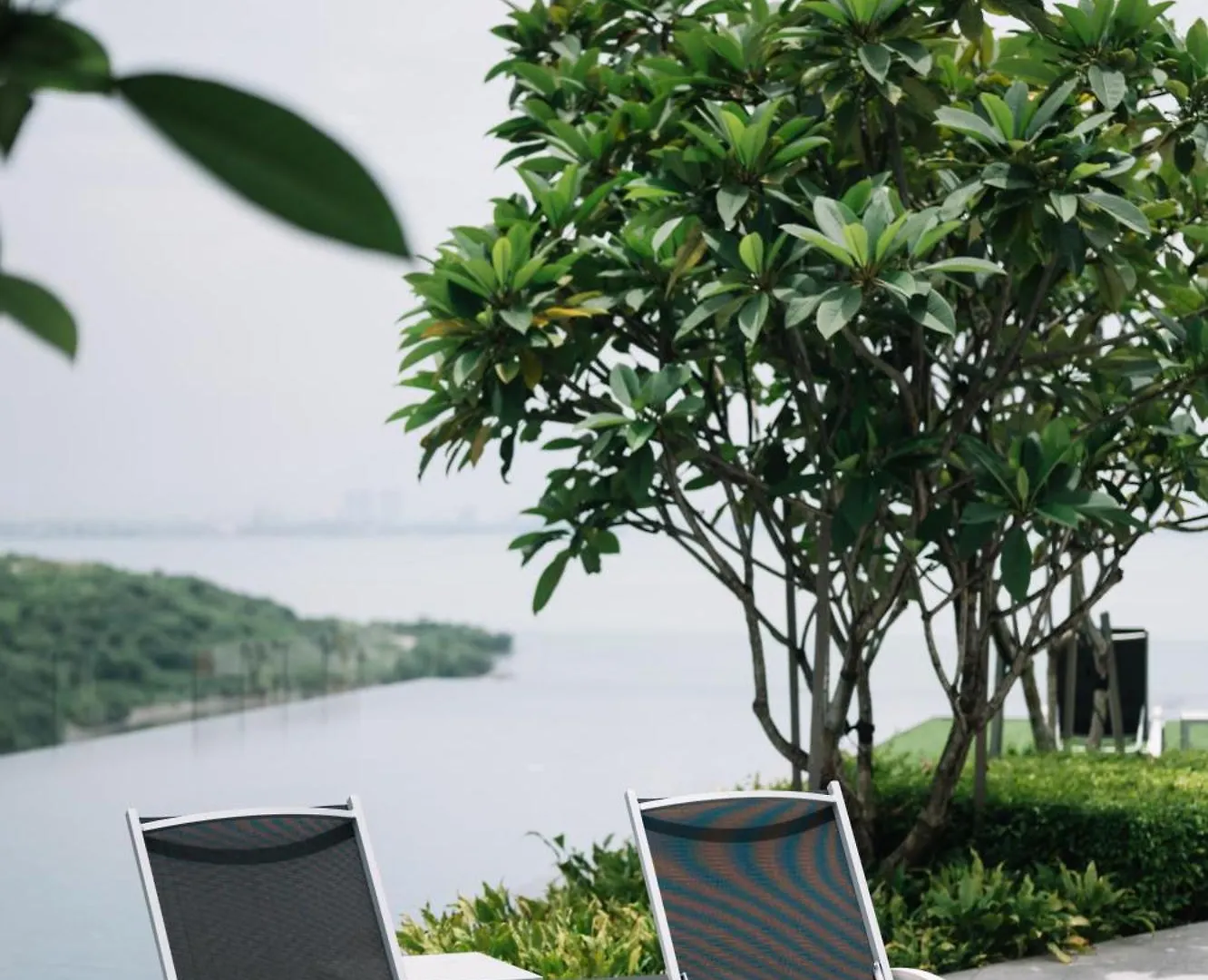 Urban Suites Infinity Pool 3Br 2Carparks 8Pax Jelutong